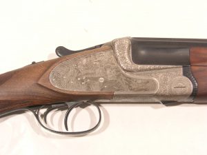Escopeta AYA, modelo 37A, calibre 12, nº 8517, con dos juegos de cañones-455