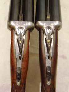 Pareja escopetas I. UGARTECHEA, modelo 1042U, calibre 12, nº 49728 y 49729 -732