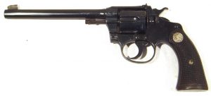Revolver COLT, modelo POLICE POSITIVE TAGET MODEL (1ª versión), calibre 22 lr., nº 24061-2432