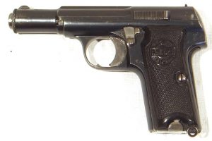 Pistola ASTRA, modelo 300, calibre 9 c., nº 372.763-2441