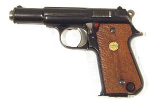 Pistola ASTRA, modelo FALCON, calibre 9 c, nº B1380-2446