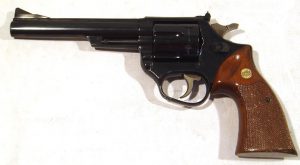 Revolver ASTRA, modelo A357, calibre 357 Mg., nº R235564-2475