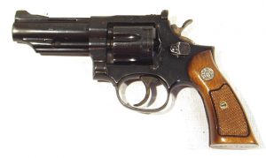 Revolver LLAMA, modelo XXVII, calibre 32 SW., nº 797893-2469