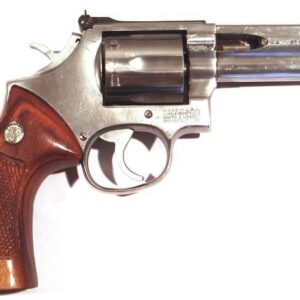 Revólver SMITH & WESSON, modelo 686 DISTINGUISHED COMBAT MAGNUM, calibre 357 MG, nº AAF7490-0