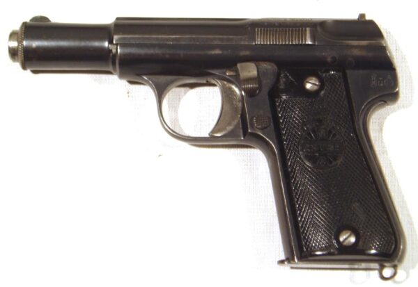 Pistola ASTRA, modelo 3000, calibre 9 corto,, nº 639869-2709