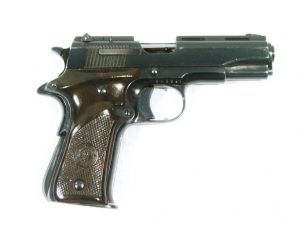 Pistola LLAMA, modelo IIIA, calibre 7,65, nº 646391-0
