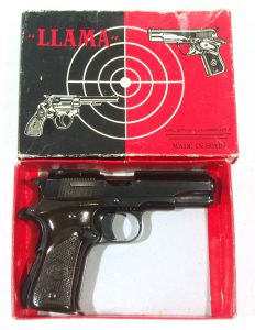 Pistola LLAMA, modelo IIIA, calibre 7,65, nº 646391-3215