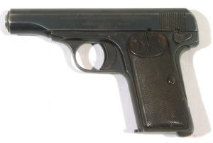 Pistola BROWNING, modelo 1910, calibre 9 corto, nº 156392-3218