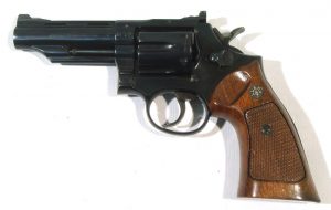 Revolver LLAMA, modelo COMANCHE, calibre 38 Sp., nº 849287-3233