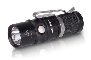 Linterna FENIX, modelo RC09, 550 lumens, 4 modos+estrobo-0