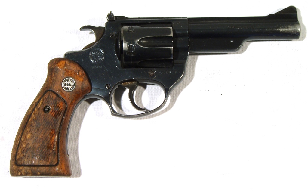 Revolver ASTRA, modelo NC6, calibre 38 Sp. varios-0