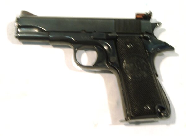 Pistola LLAMA, modelo III, calibre 9 corto, nº 138545-3868