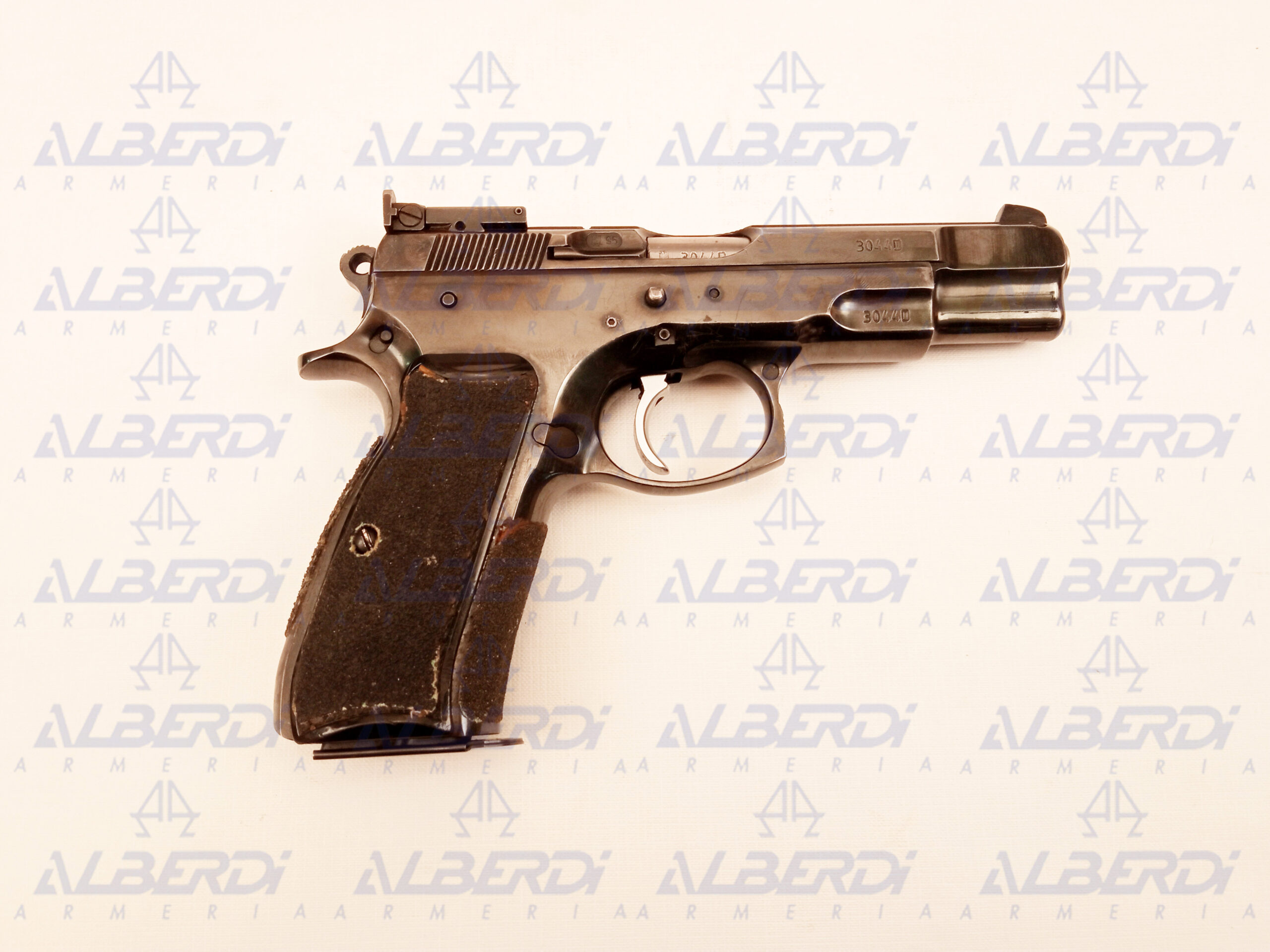 Pistola CZ 75 cal 9Pb nº 3044D_1 B Agua